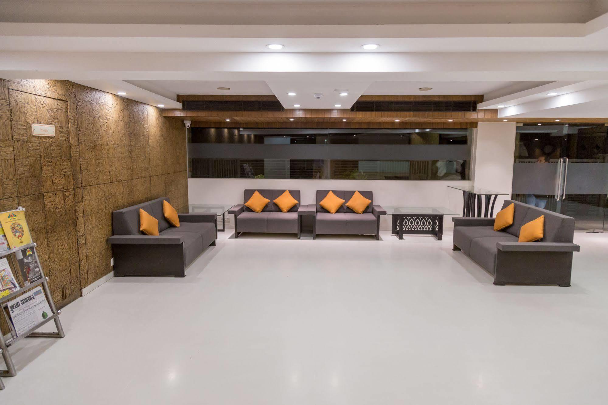 Hotel Ginger Ahmedabad Vastrapur Exterior foto