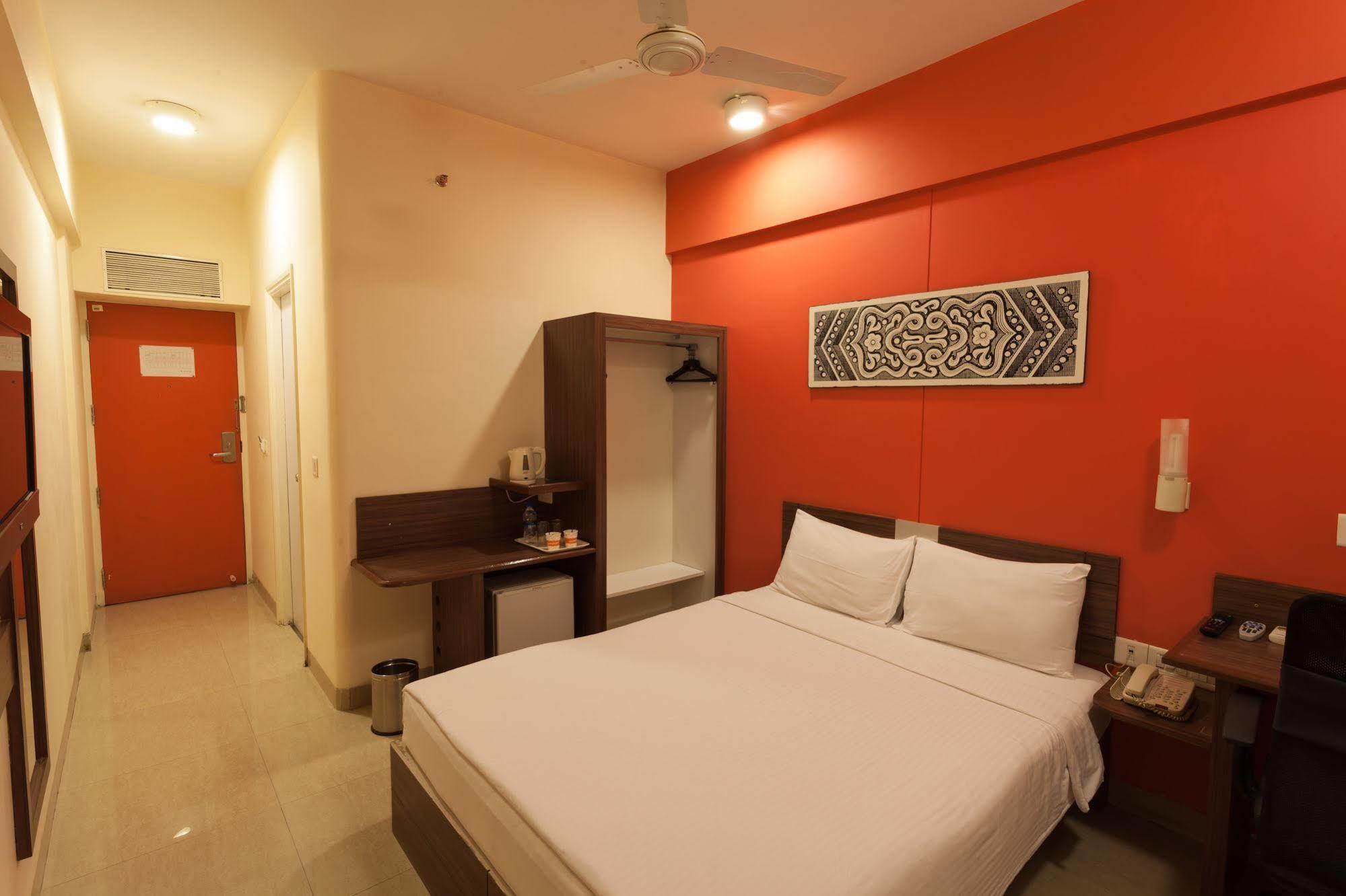Hotel Ginger Ahmedabad Vastrapur Exterior foto