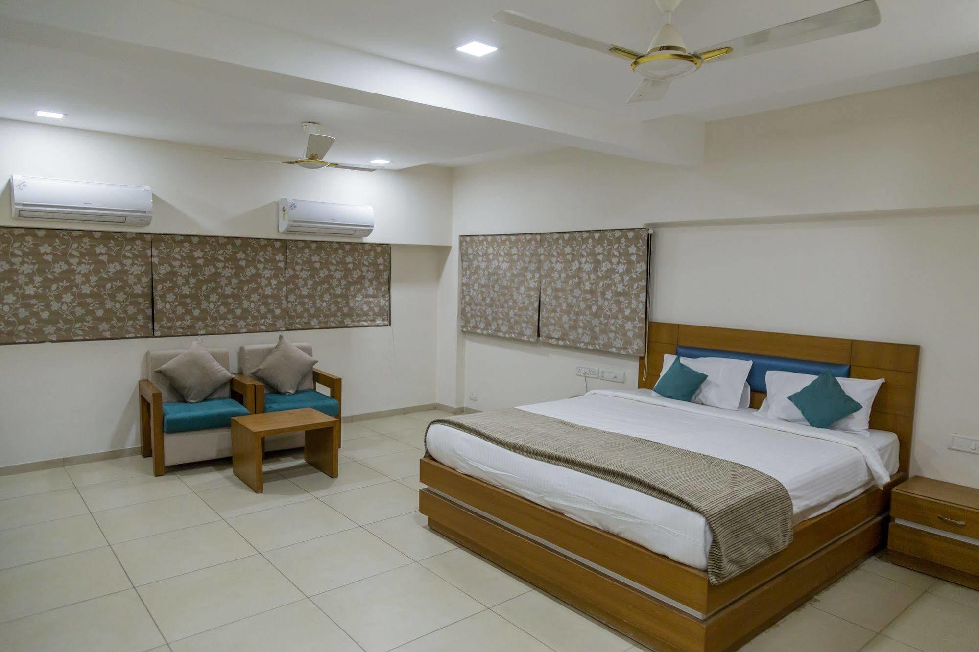 Hotel Ginger Ahmedabad Vastrapur Exterior foto