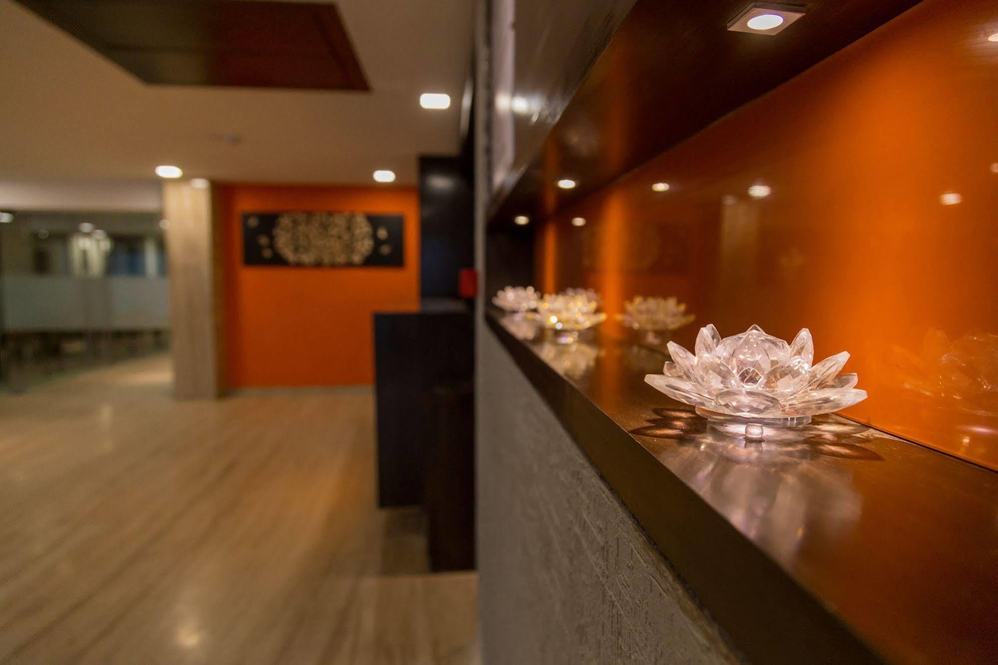 Hotel Ginger Ahmedabad Vastrapur Exterior foto
