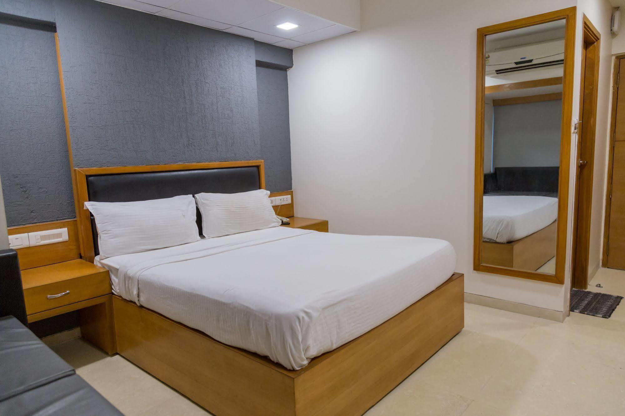 Hotel Ginger Ahmedabad Vastrapur Exterior foto